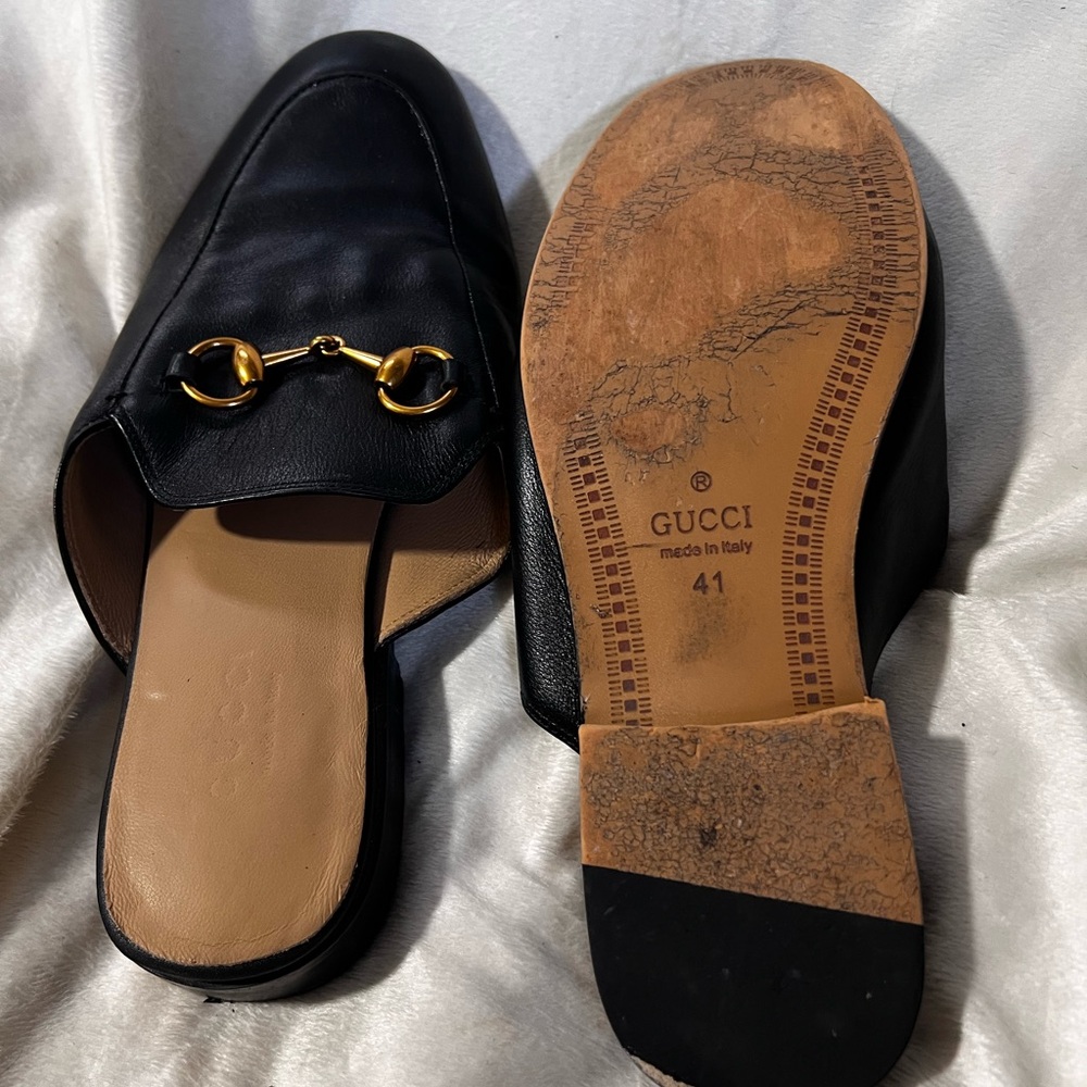 Gucci Black Mules with Gold Accent - Picture 4 of 4